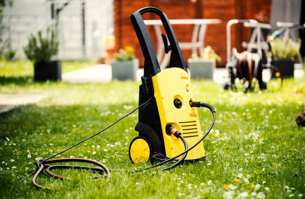 Best Pool Deck Cleaning  in Clayton, MO